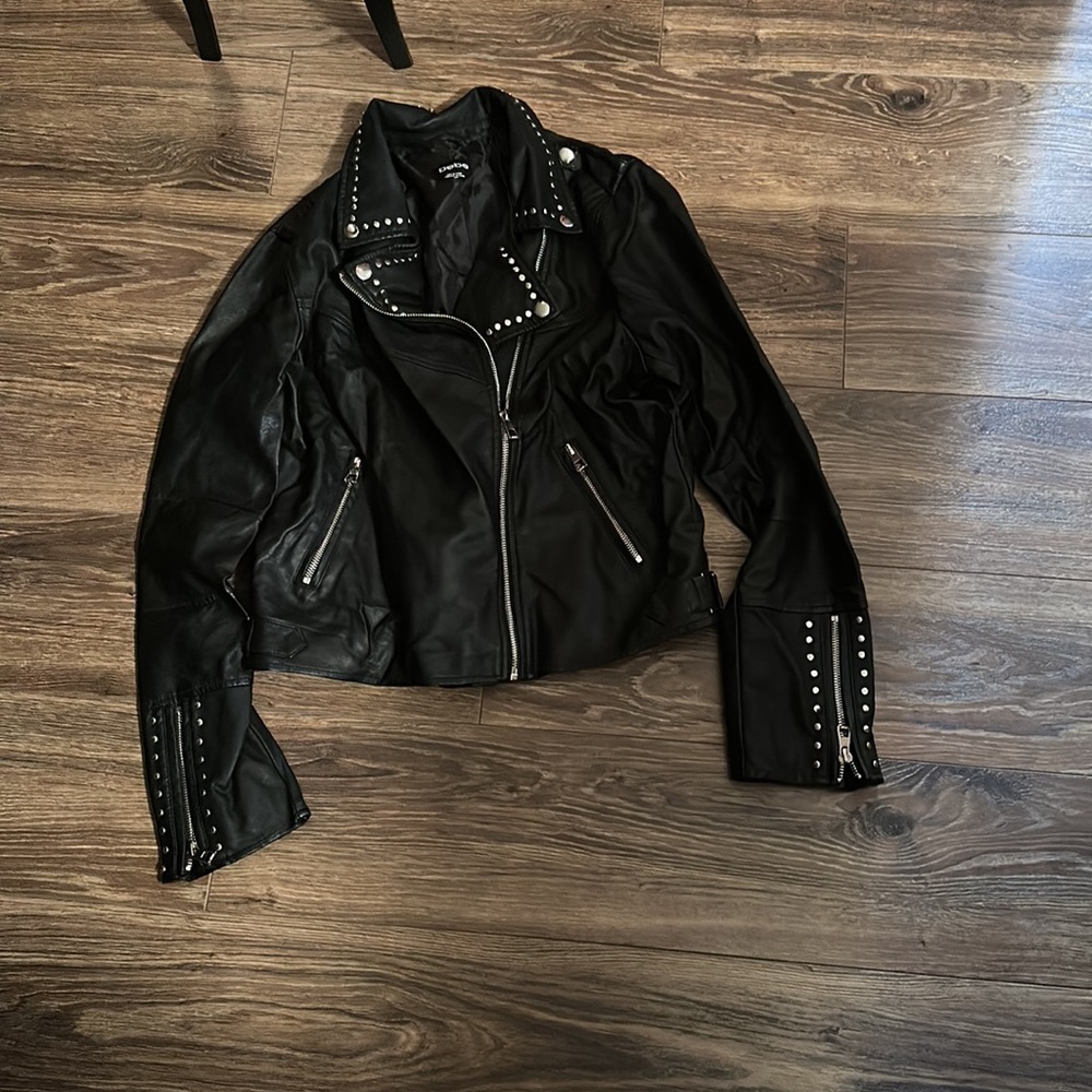Bebe Jacket! Nice looking jacket! Only worn once. From smoke-free pet free home! - Picture 3 of 3